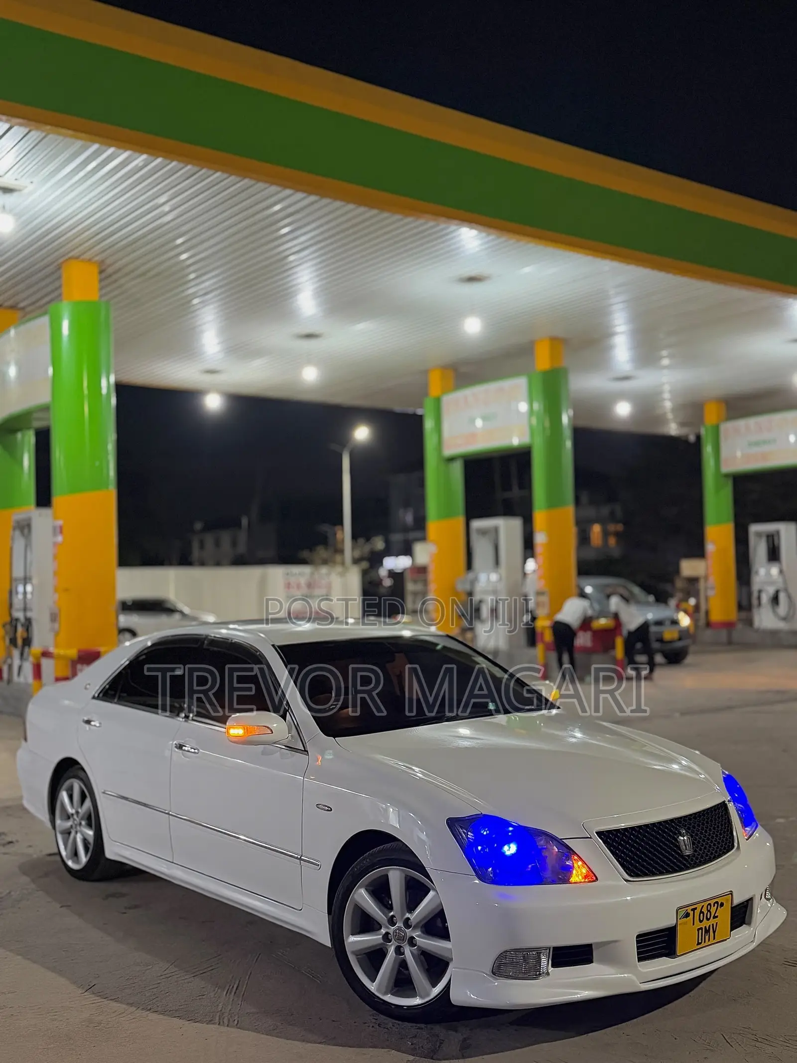 Toyota Crown 2006 White