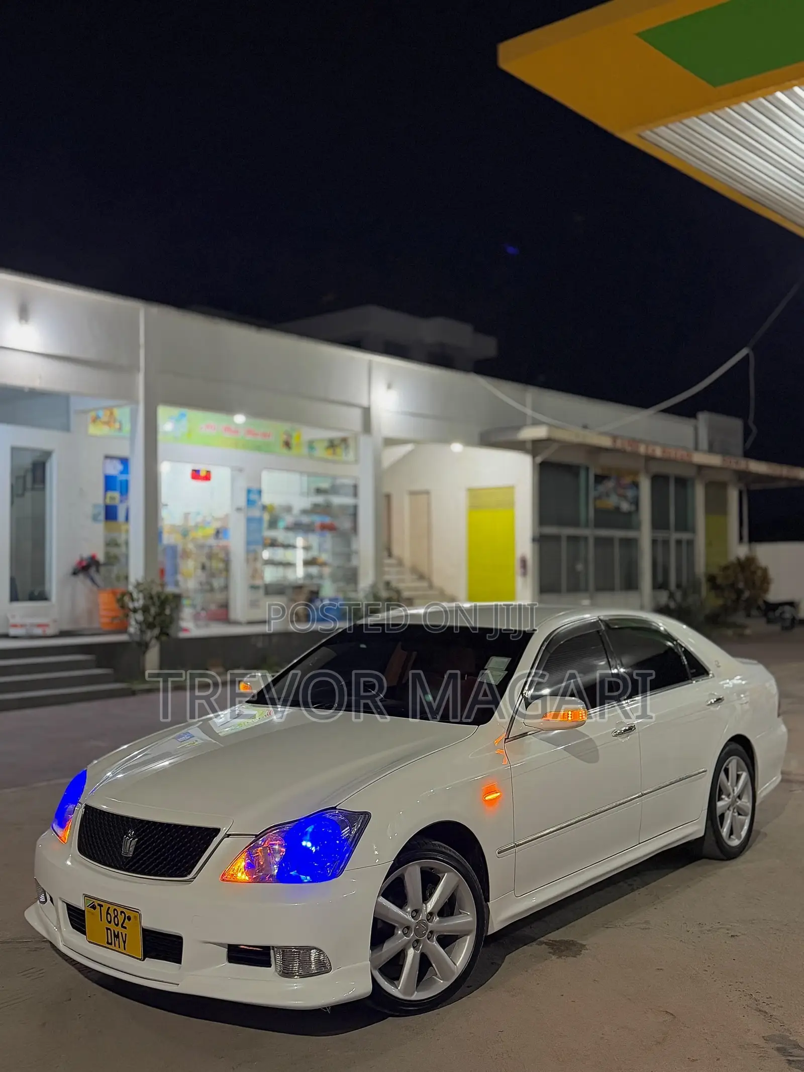 Toyota Crown 2006 White