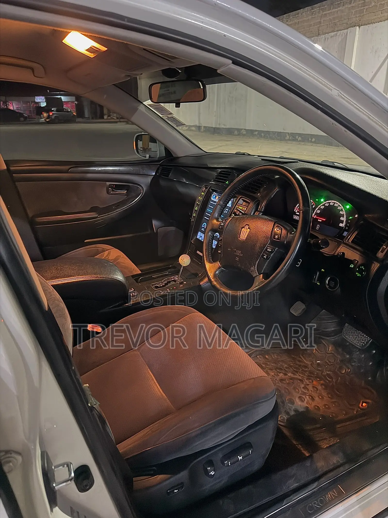 Toyota Crown 2006 White