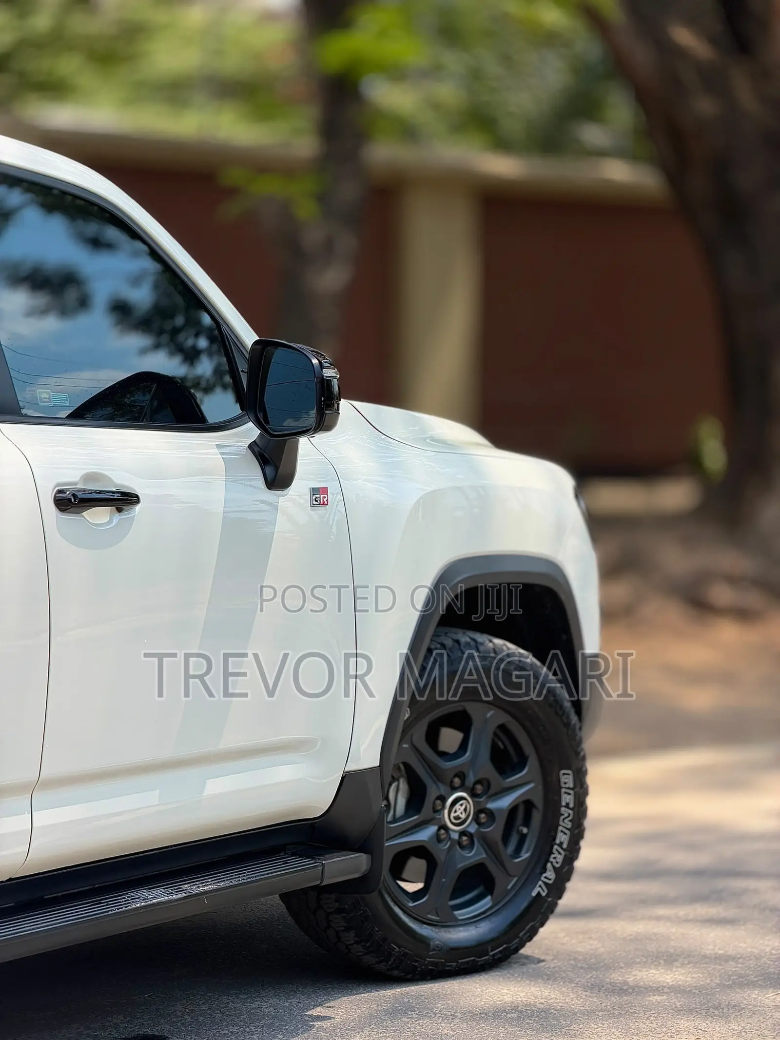 Toyota Land Cruiser 2024 White