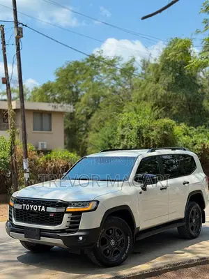 Toyota Land Cruiser 2024 White