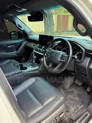 Toyota Land Cruiser 2024 White
