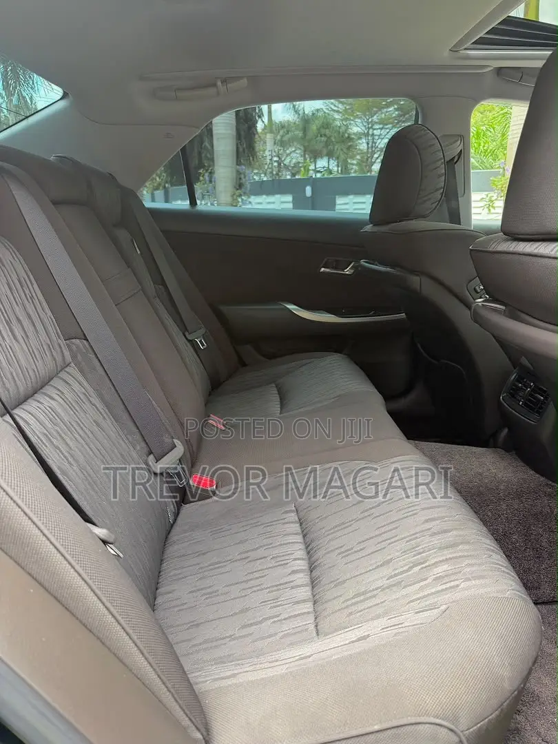 Toyota Crown 2010 Black