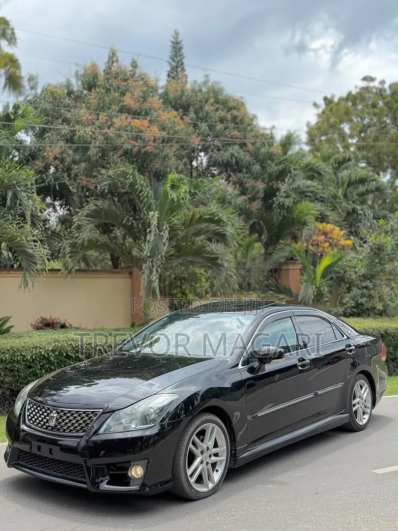 Toyota Crown 2010 Black
