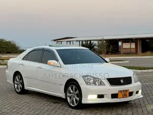 Toyota Crown 2006 White