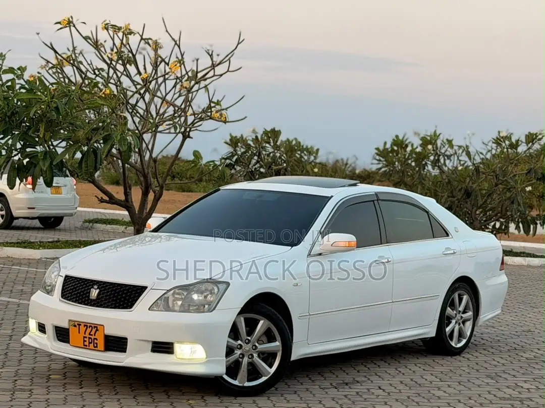 Toyota Crown 2006 White