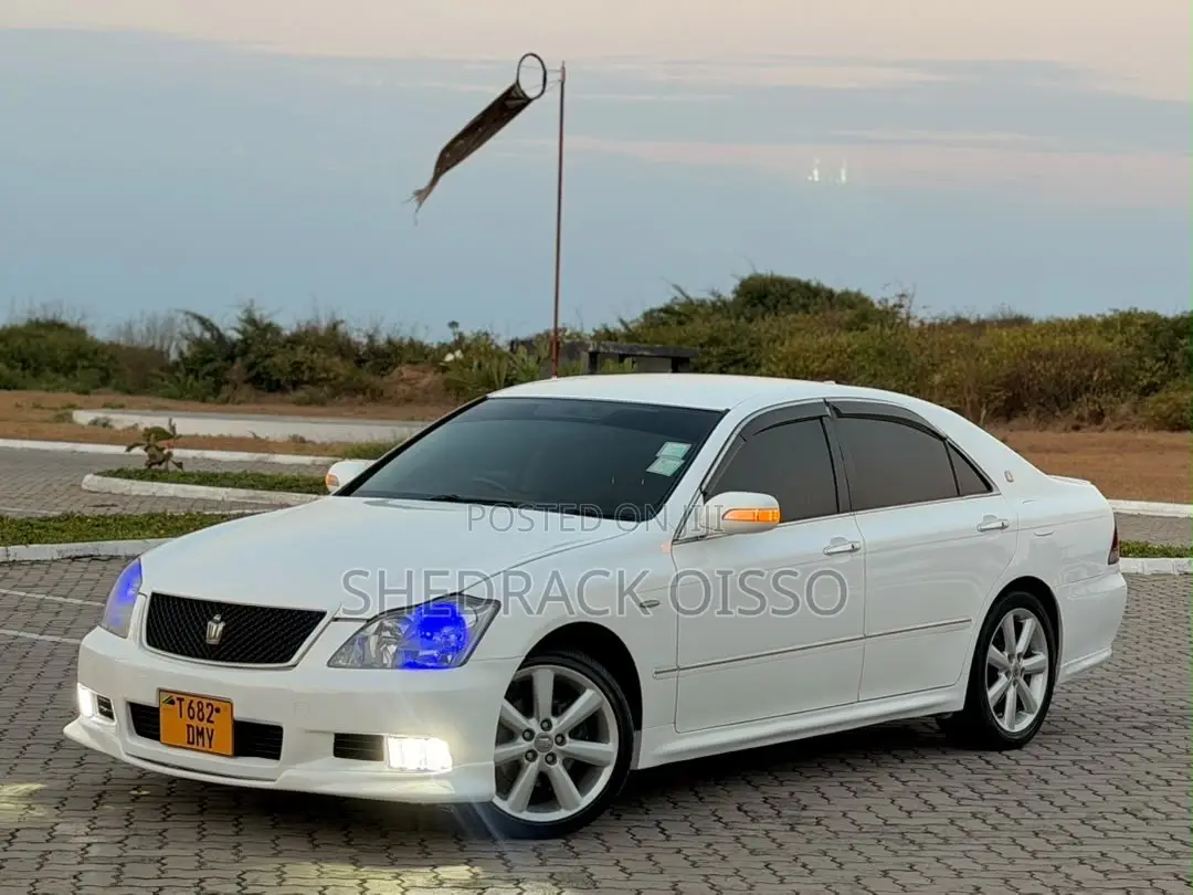Toyota Crown 2006 White