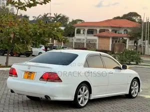 Toyota Crown 2006 White