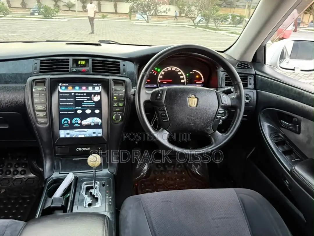 Toyota Crown 2006 White