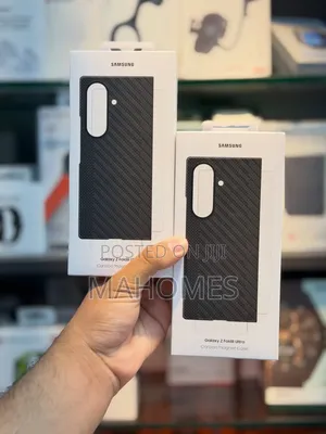 Samsung Galaxy Z Fold8 Ultra -
Carbon Magnet Case