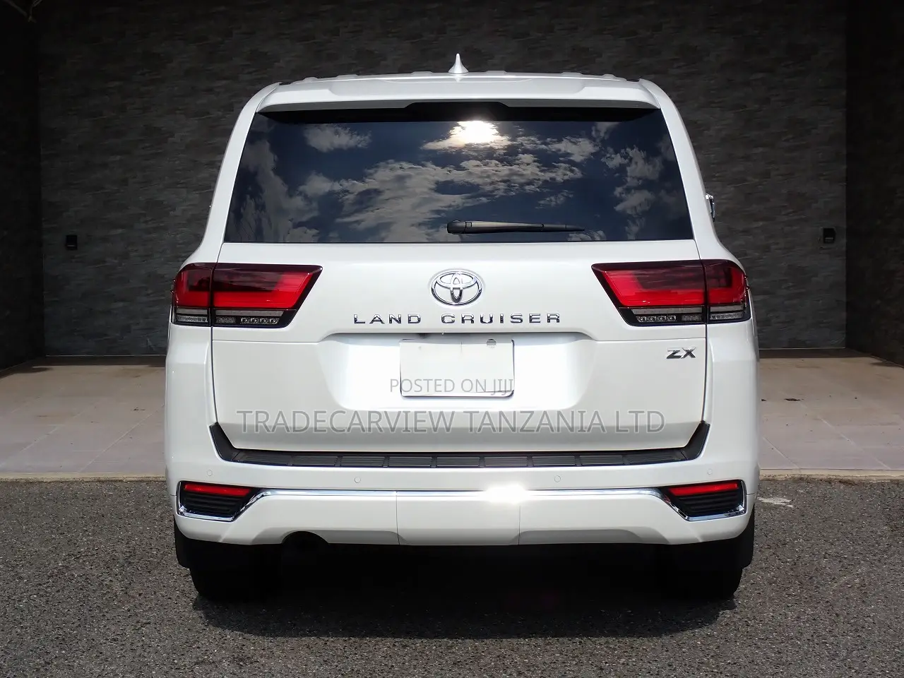 Toyota Land Cruiser LC300 2023 Pearl