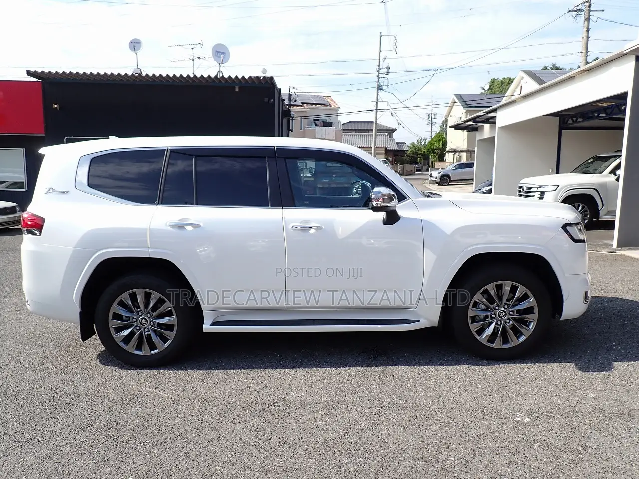 Toyota Land Cruiser LC300 2023 Pearl