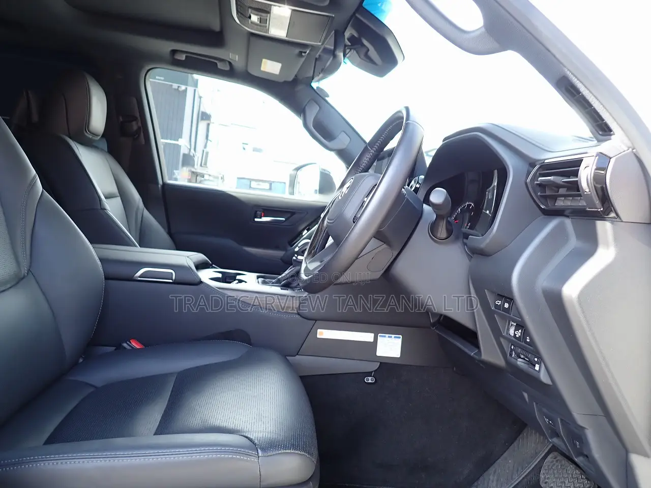 Toyota Land Cruiser LC300 2023 Pearl