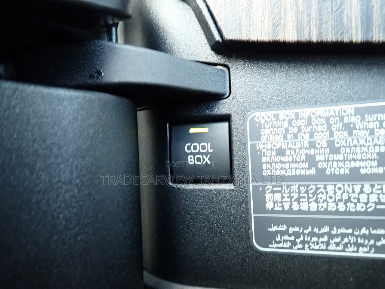 Toyota Land Cruiser LC300 2023 Pearl