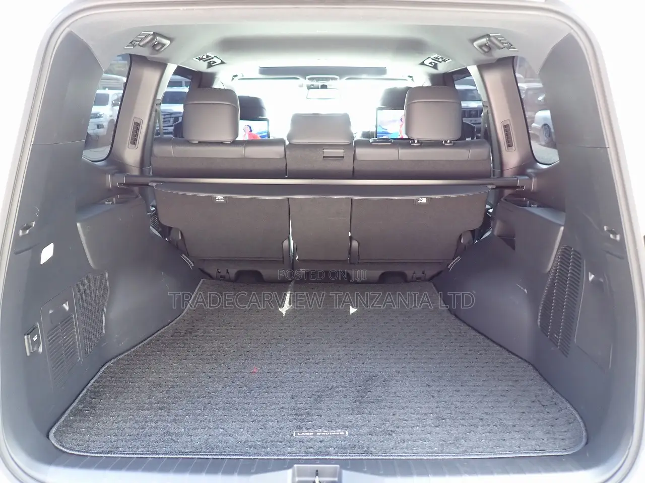 Toyota Land Cruiser LC300 2023 Pearl