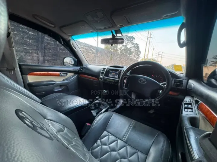 Toyota Land Cruiser Prado 2005 Black