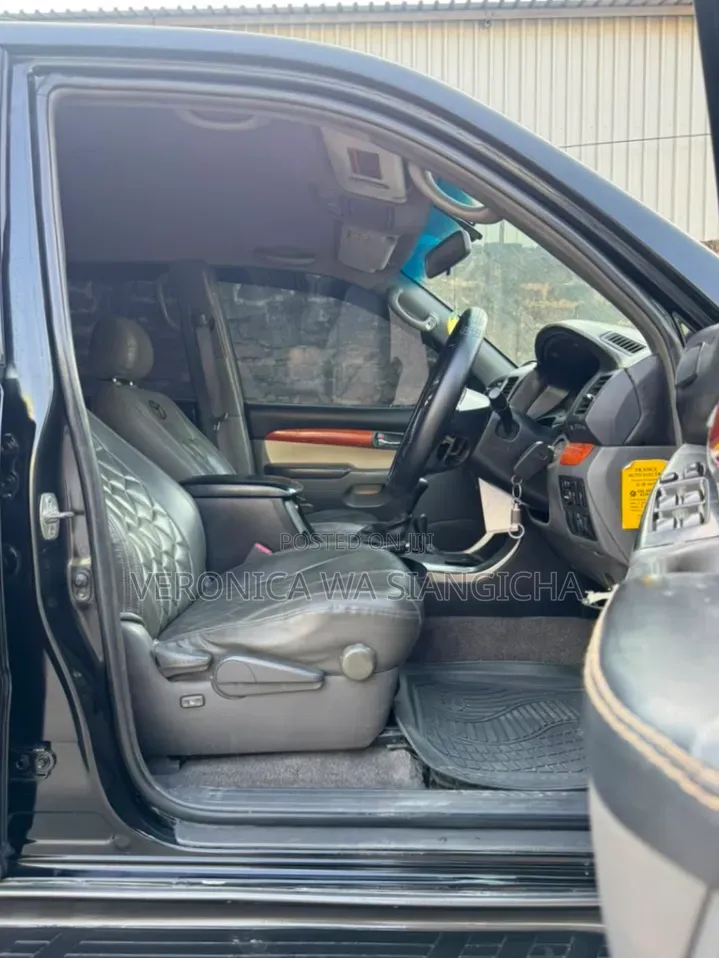 Toyota Land Cruiser Prado 2005 Black