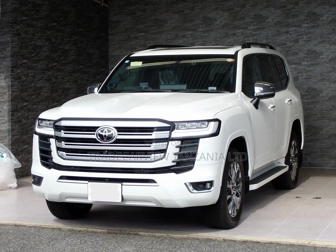 Toyota Land Cruiser LC300 2024 Pearl