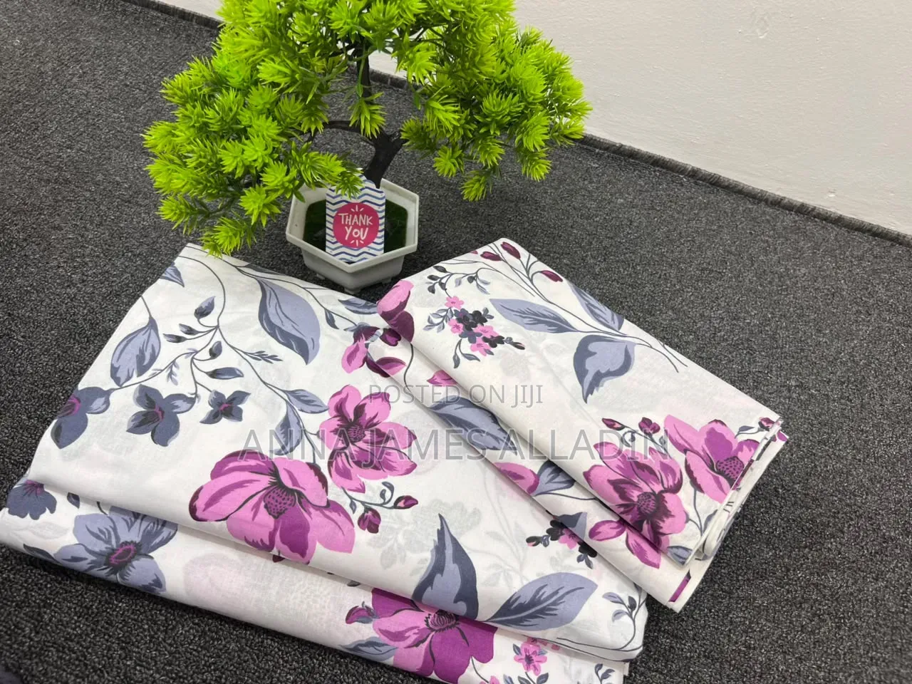 2 Bedsheets and 4 Pillowcases