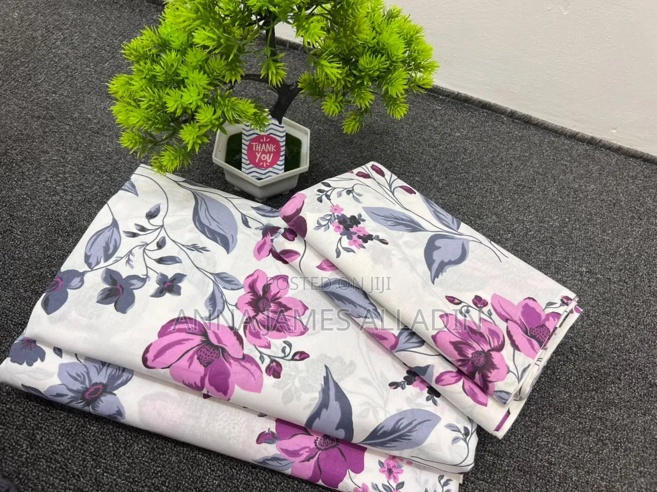 2 Bedsheets and 4 Pillowcases