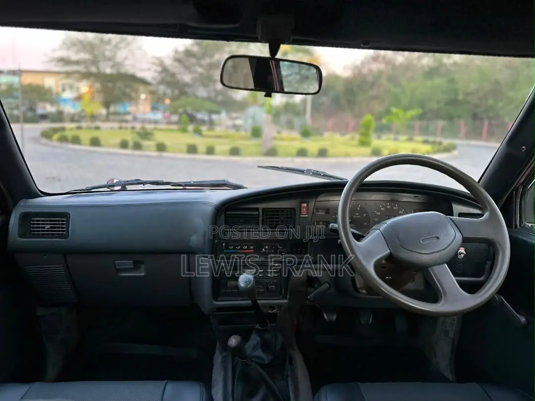 Toyota Hilux 1991 Red