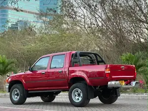 Toyota Hilux 1991 Red