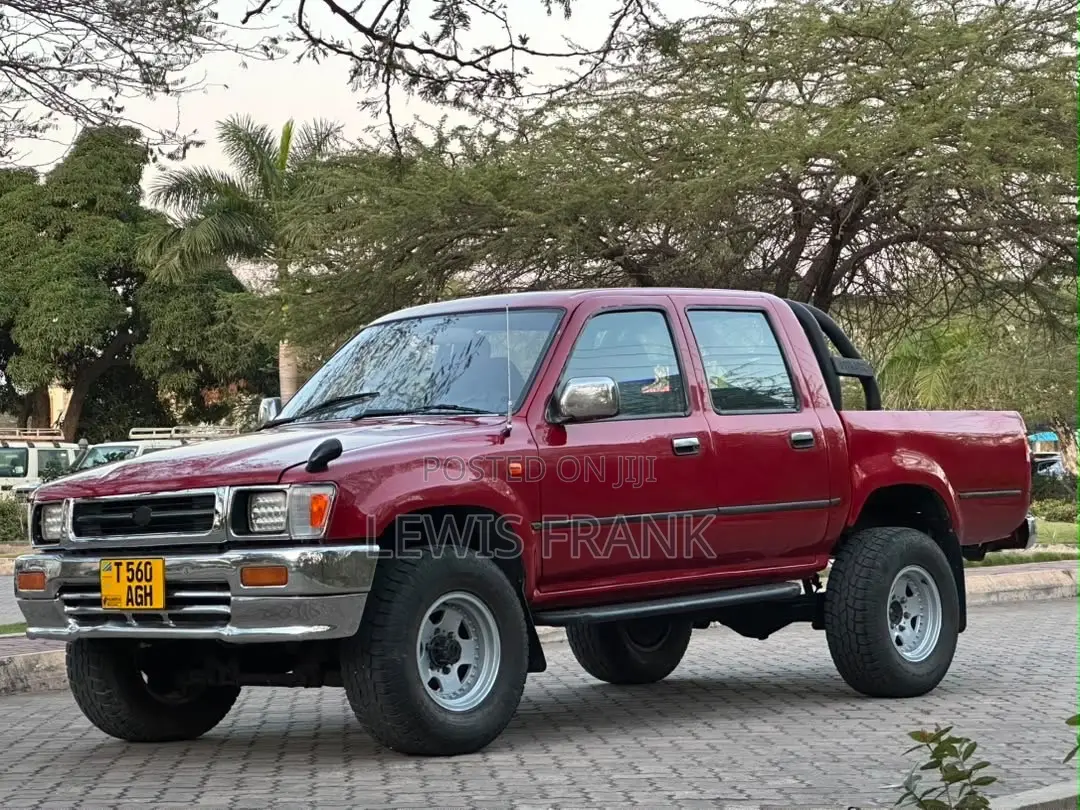 Toyota Hilux 1991 Red