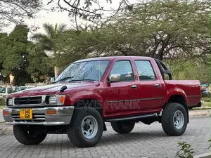 Toyota Hilux 1991 Red