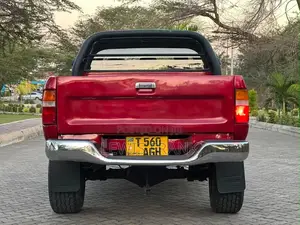 Toyota Hilux 1991 Red