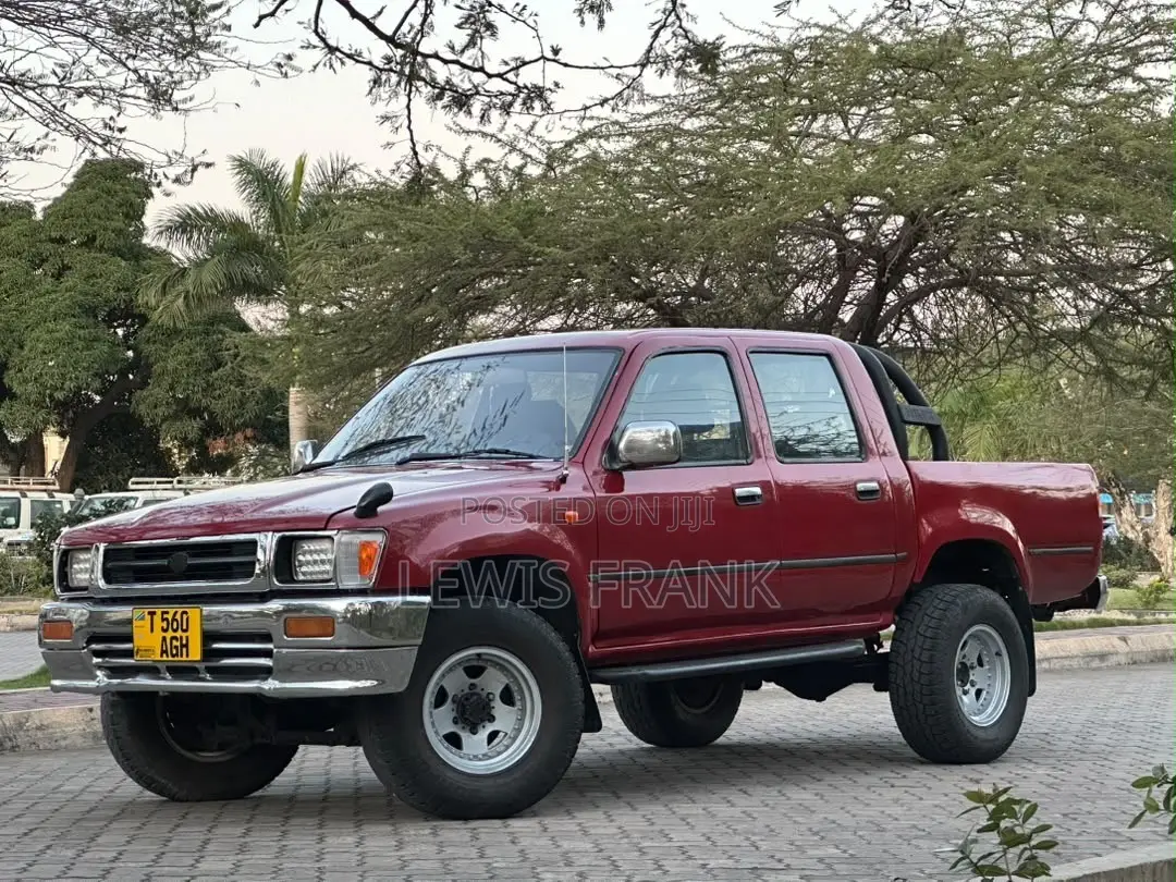 Toyota Hilux 1991 Red