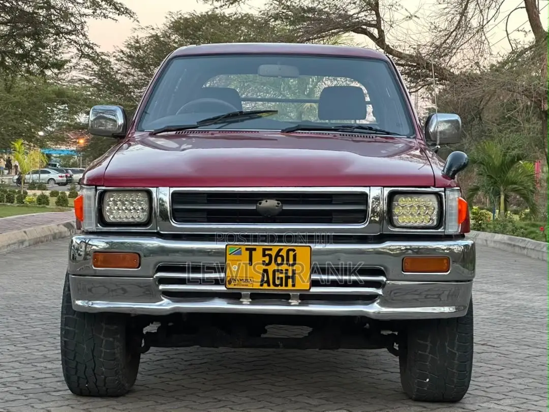 Toyota Hilux 1991 Red