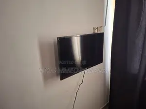 Bruhm 32" Smart TV