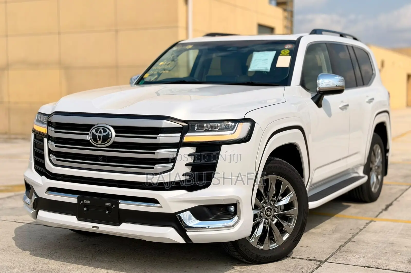 Toyota Land Cruiser LC300 2025 White