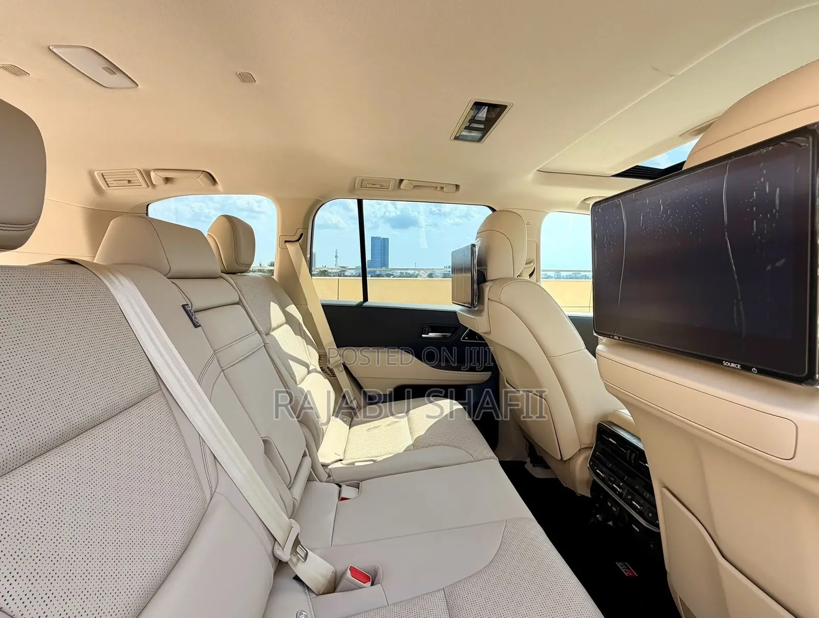Toyota Land Cruiser LC300 2025 White