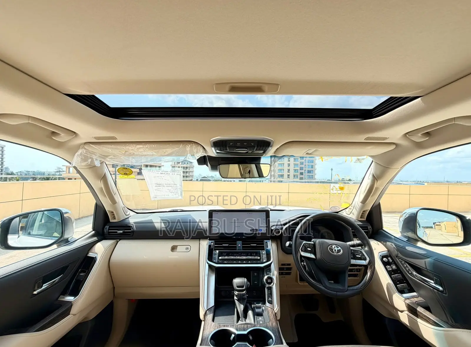 Toyota Land Cruiser LC300 2025 White
