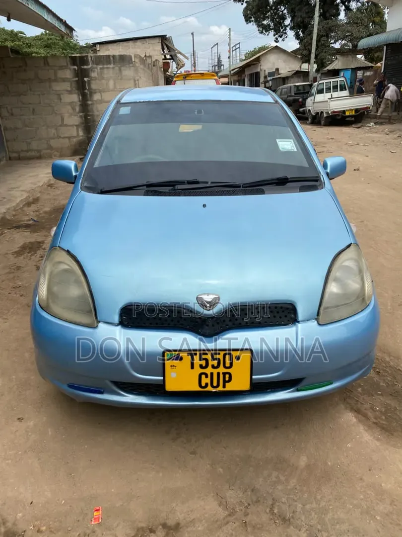 Toyota Vitz 2003 Blue