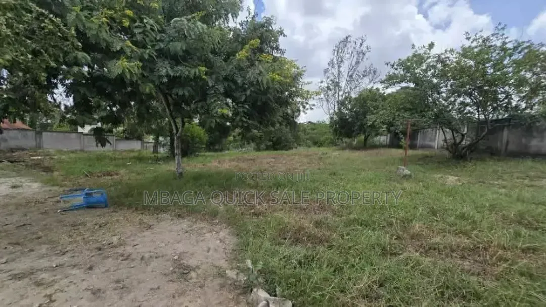 Plot Area SQM 2000 for Sale Located in Changanyikeni