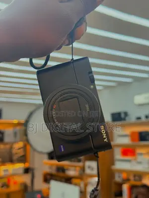 Sony RX100 VII Digital Camera