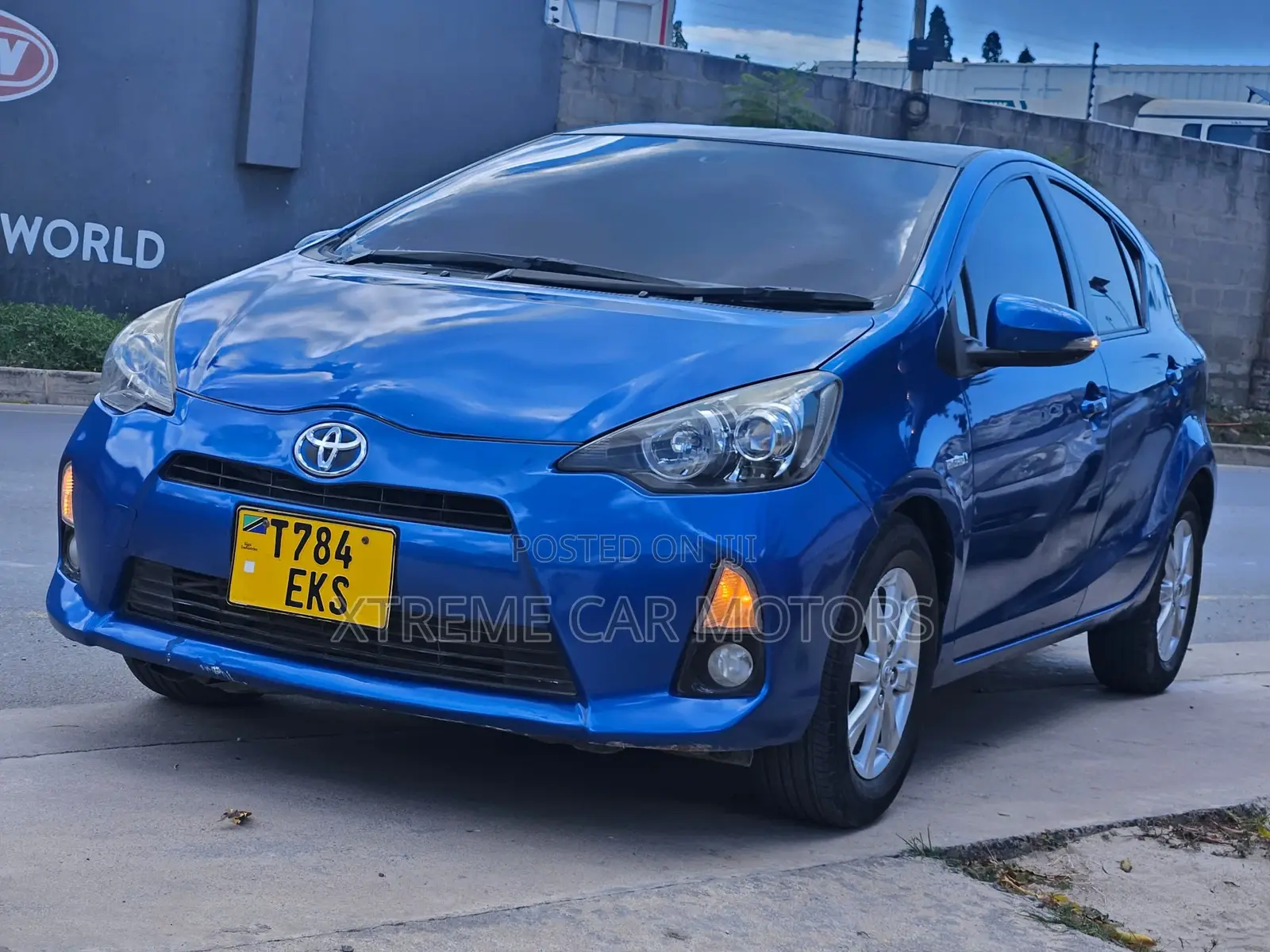 Toyota Aqua 2013 Blue