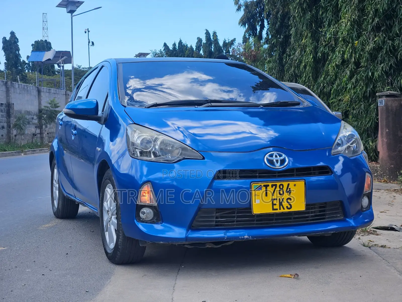 Toyota Aqua 2013 Blue
