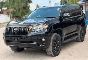Toyota Land Cruiser Prado 2022 Black