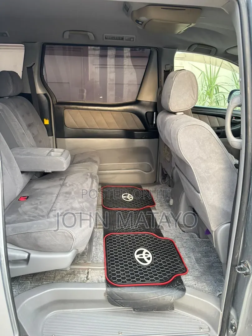 Toyota Alphard 2004 Silver