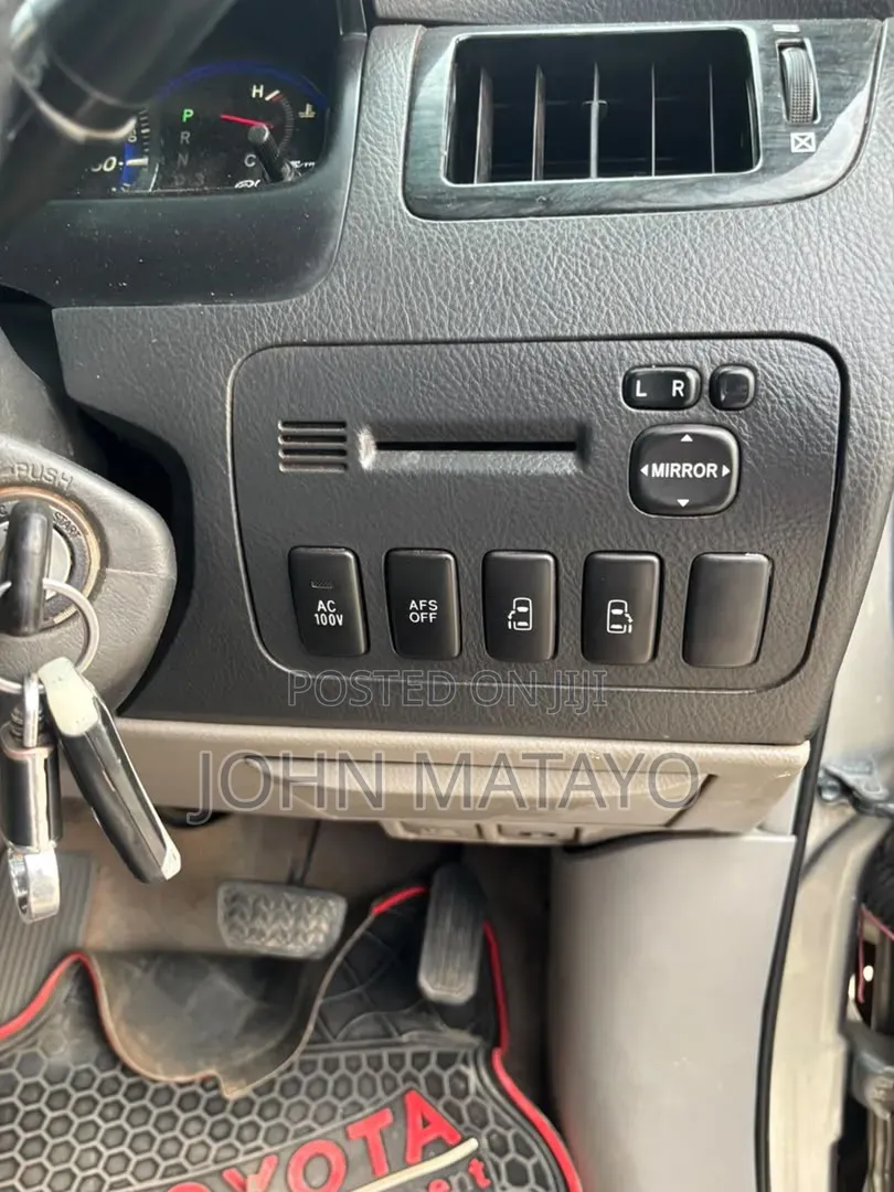 Toyota Alphard 2004 Silver