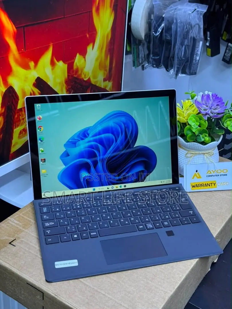 New Laptop Microsoft Surface Pro 4GB Intel Core i5 SSD 128GB