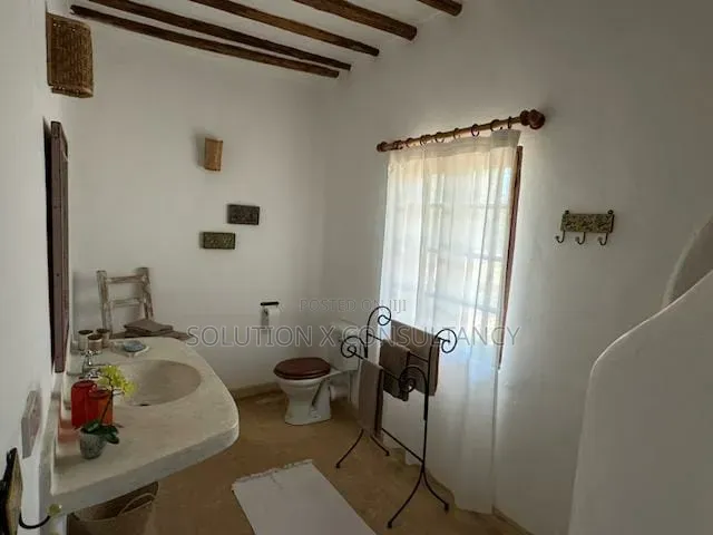 Furnished 5bdrm House in Kunduchi for sale