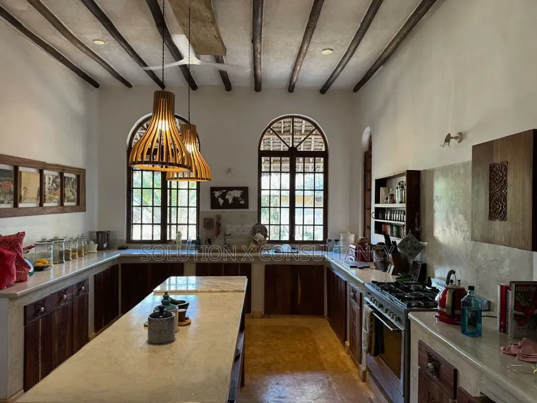 Furnished 5bdrm House in Kunduchi for sale