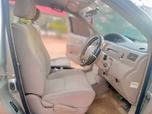 Toyota Raum 2008 Gold