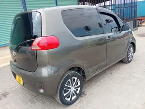 Toyota Porte 2005 Gray