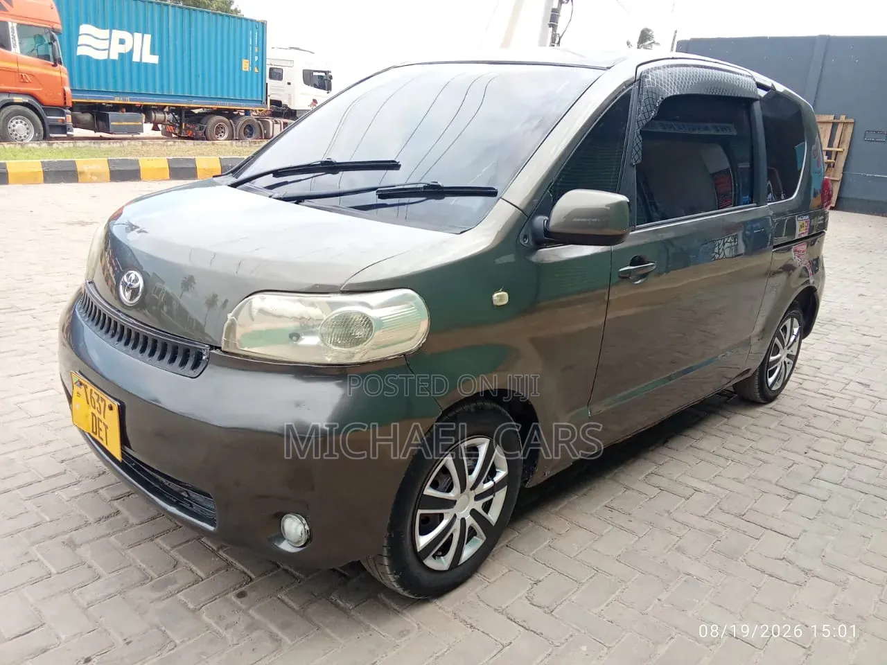Toyota Porte 2005 Gray