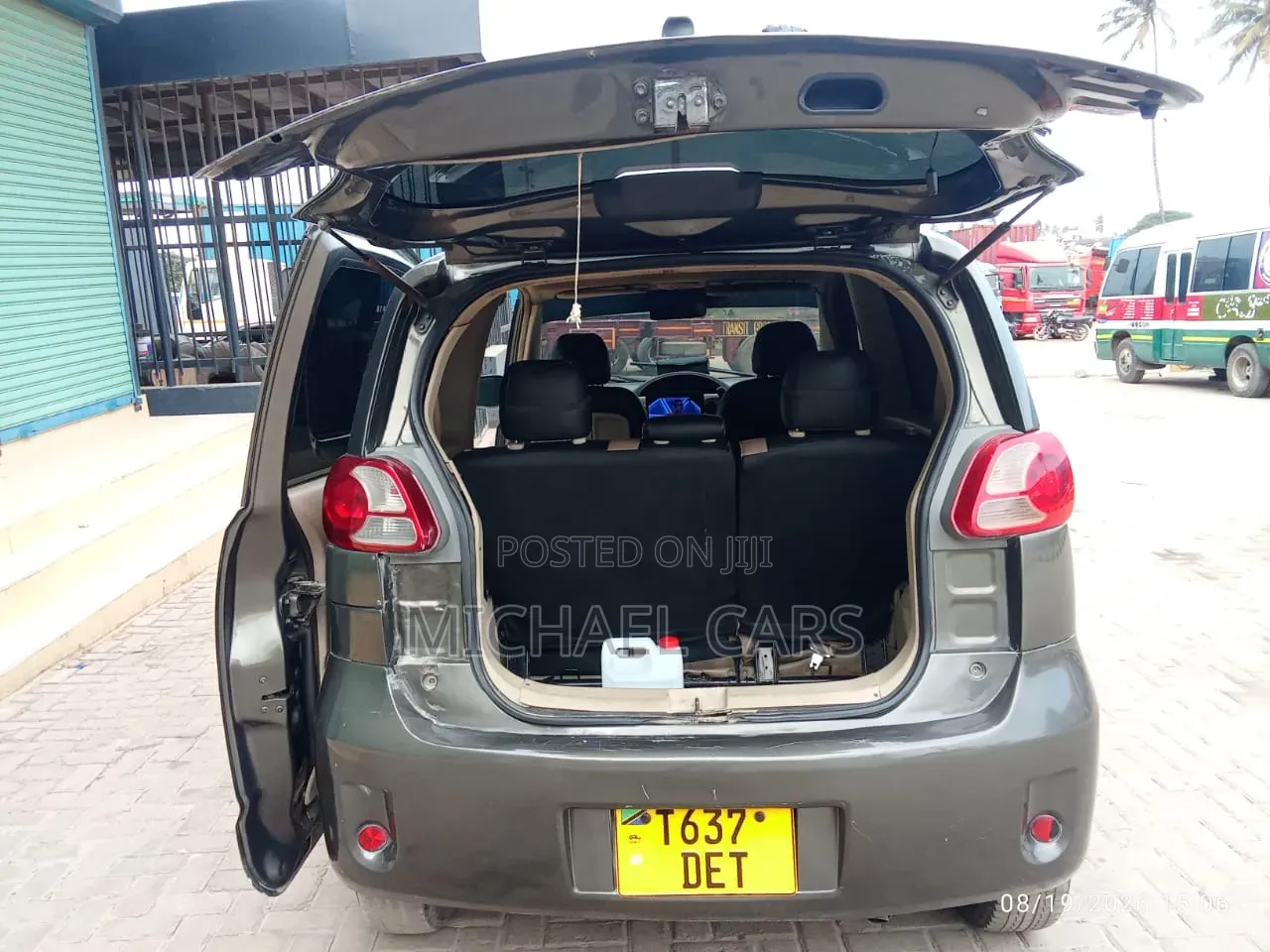 Toyota Porte 2005 Gray